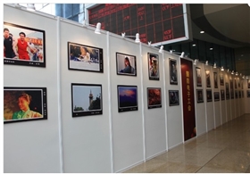 八棱柱展板租赁价格