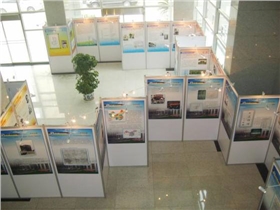 八棱柱展板厂家