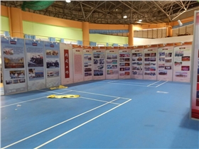 宣传八棱柱展板