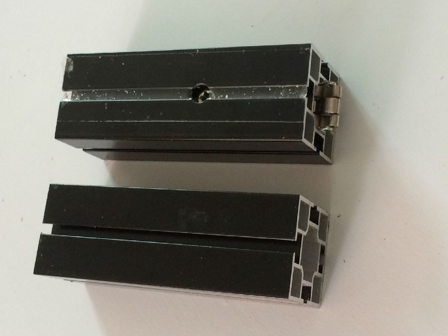 黑色方柱 黑色方柱