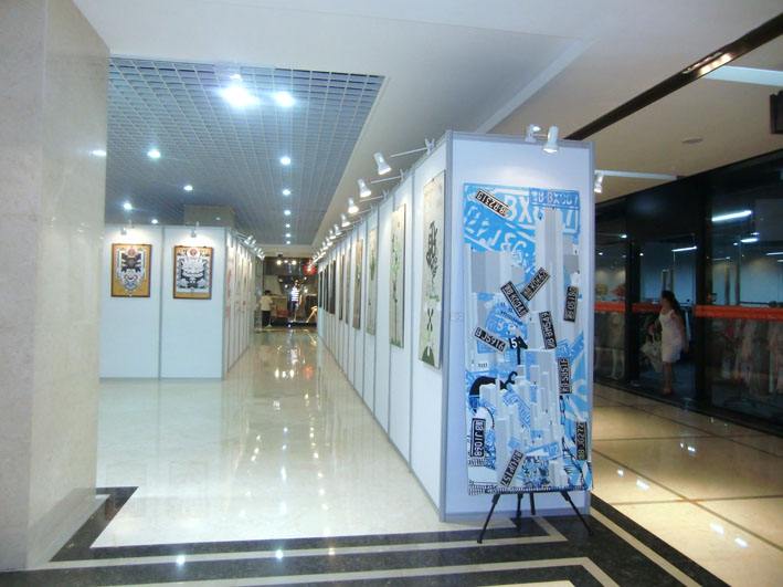 八棱柱宣传展板