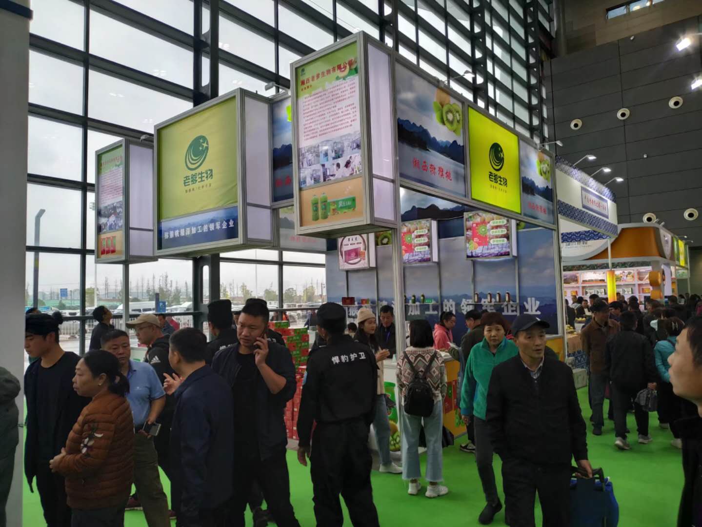 八棱柱豪华标摊 八棱柱豪华标摊